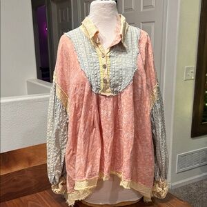 Oli & Hali Peach and Gray Blouse